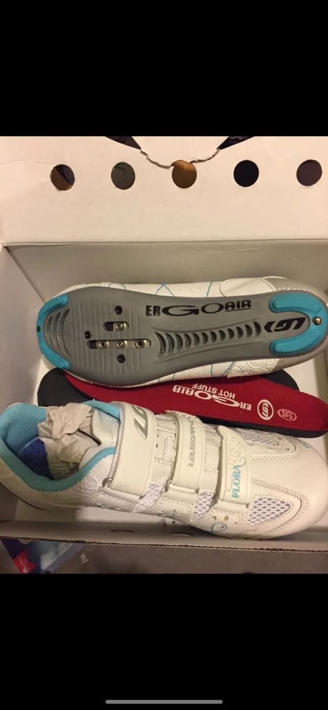 Louis Garneau Flora Cycling Shoes, Size 9 thumbnail