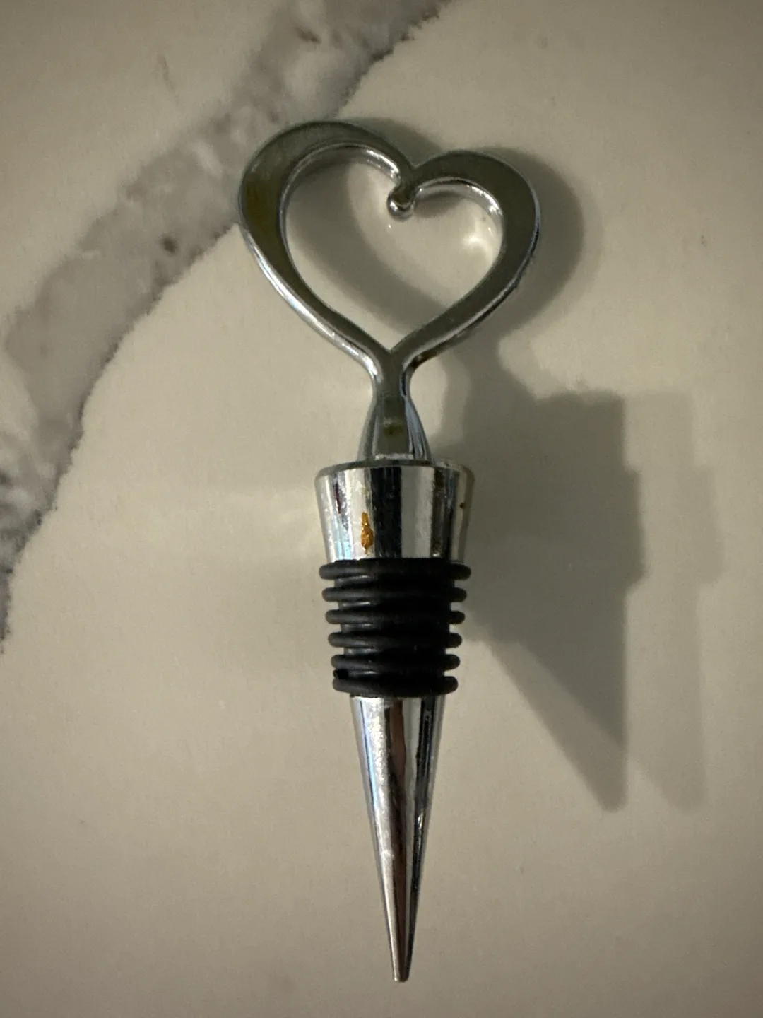 Heart-Shaped Wine Bottle Stopper & Opener image indicator(3)