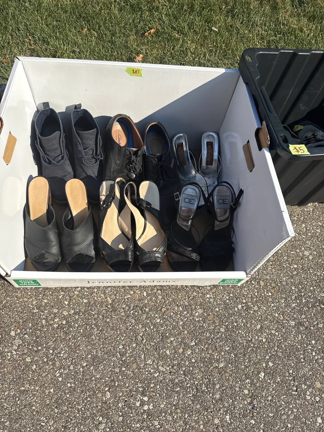 Garage Sale - 403 & Mavis - Clothing, jewellery, shoes image indicator(4)