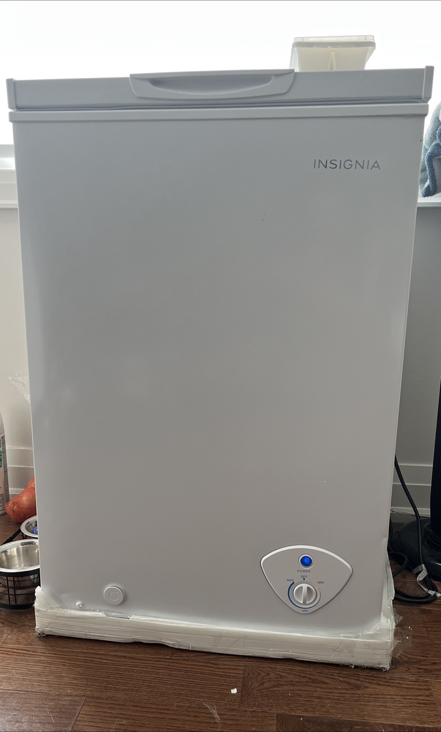 Insignia Chest Freezer - White