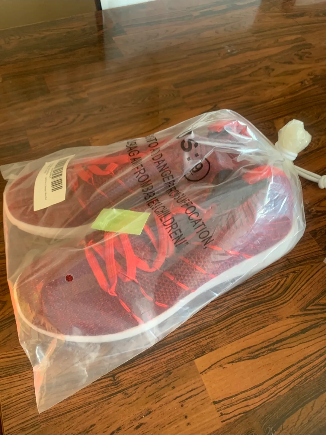 Running shoes size 9 (New) thumbnail