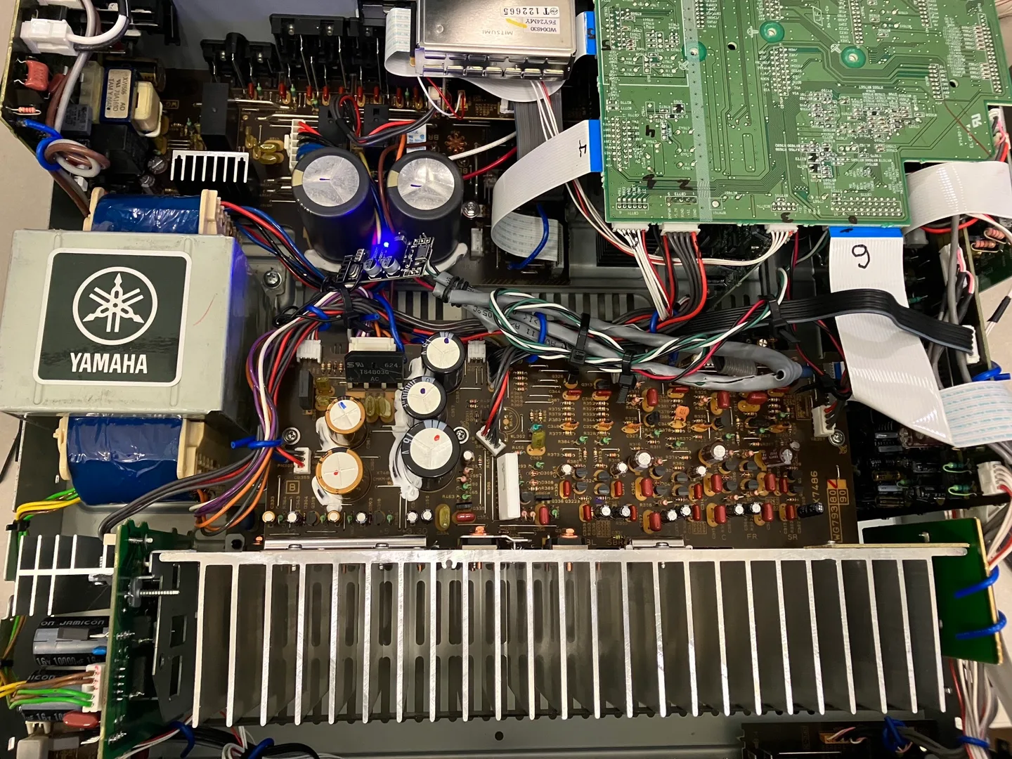 Bluetooth ADAPTOR FOR AV RECEIVERS. image indicator(2)