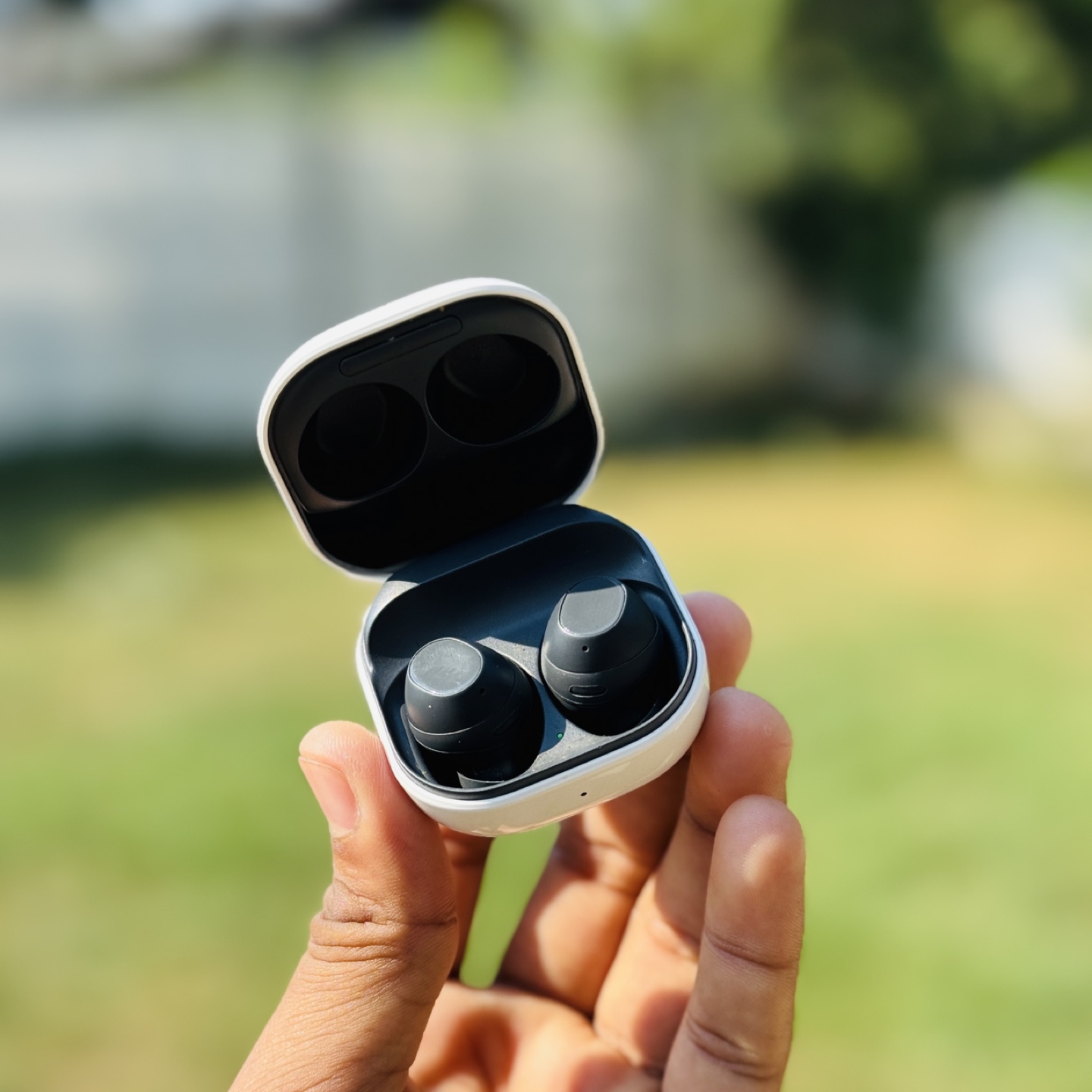 Samsung Galaxy Buds FE - Graphite - cleaned and sanitised - photo 3