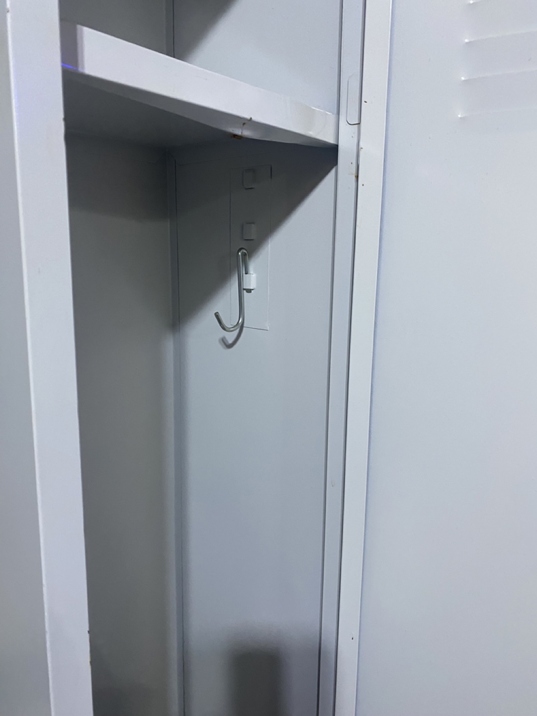 White Metal Locker - photo 4
