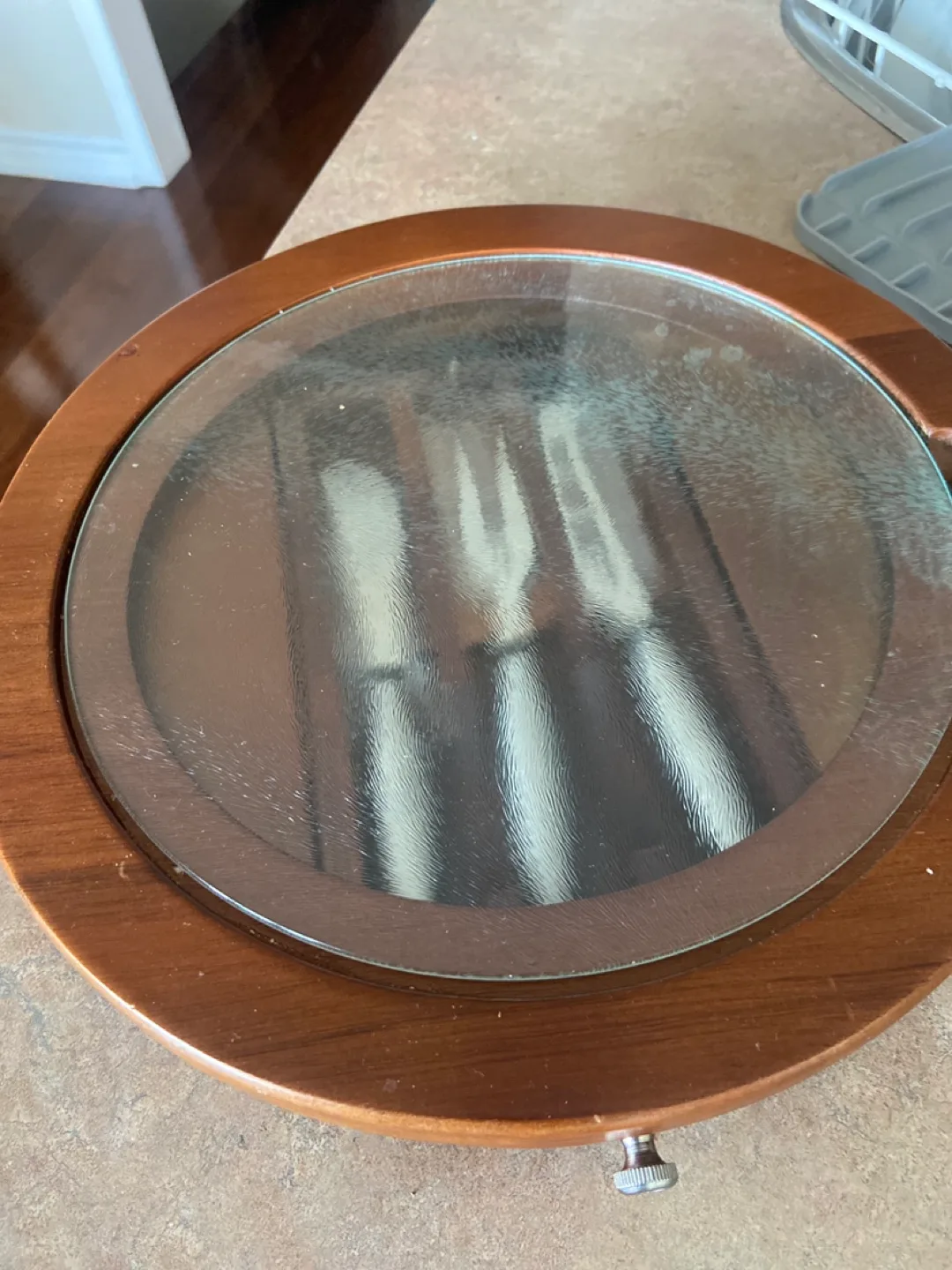 Trudeau Cheese Board with Stainless Steel Knives image indicator(2)