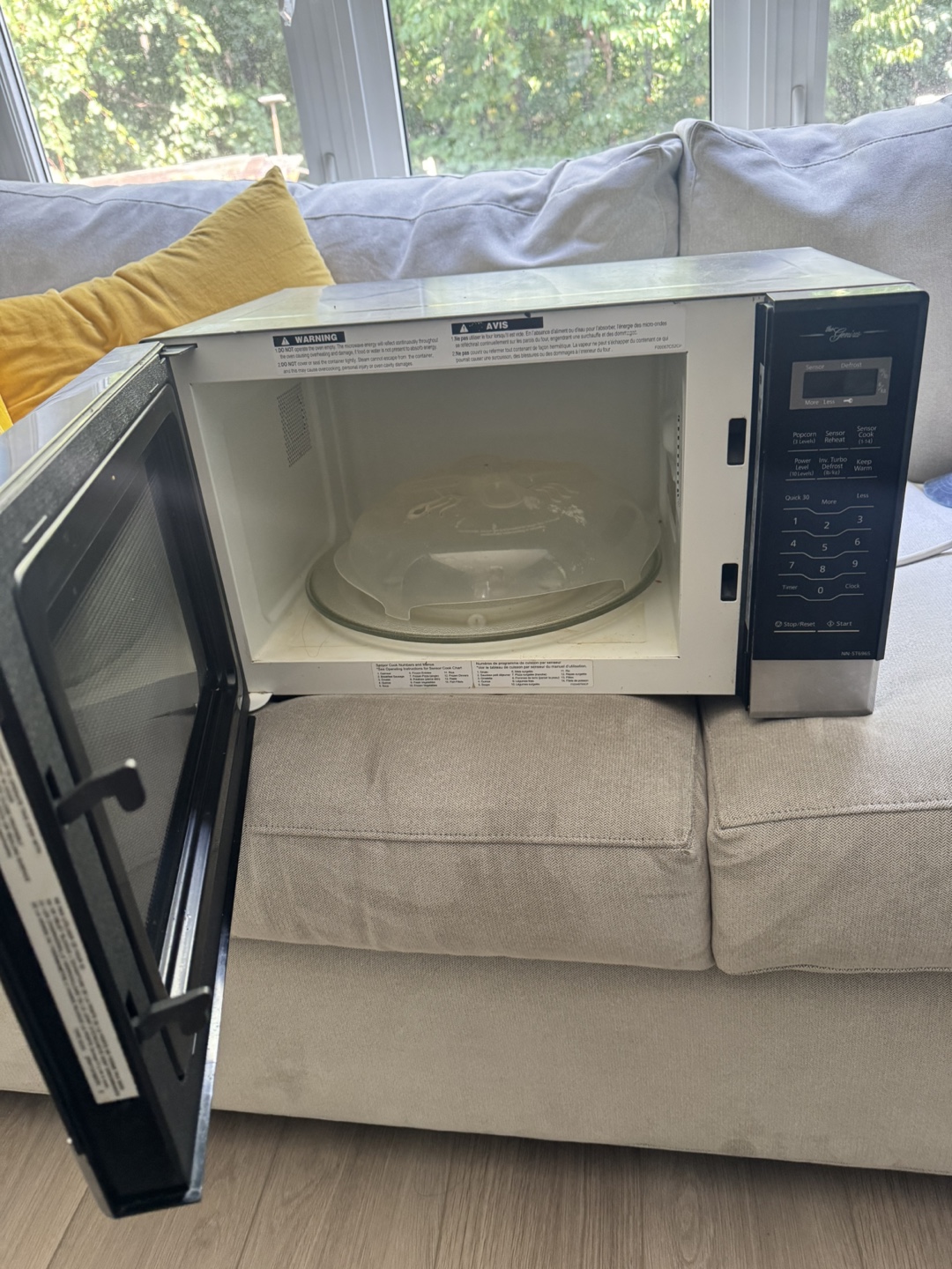 Panasonic Inverter Microwave Oven - photo 2
