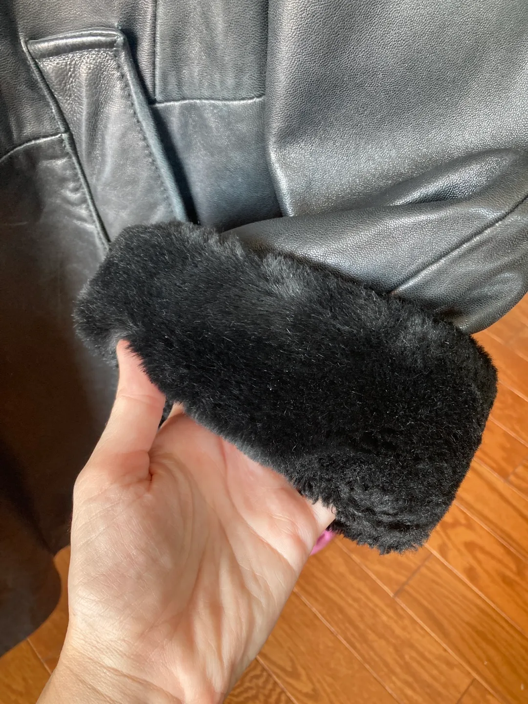 Danier leather jacket image indicator(3)