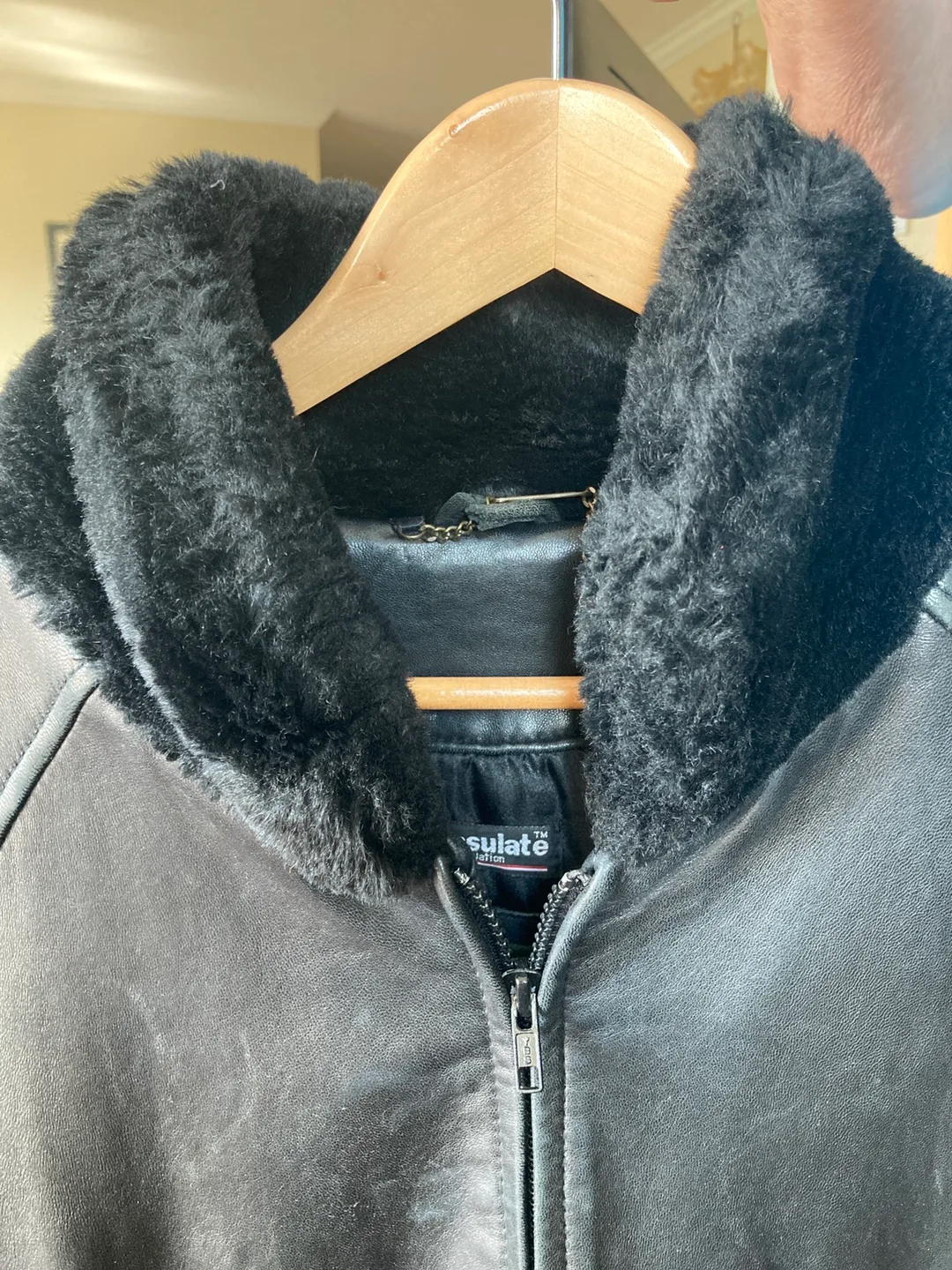 Danier leather jacket image indicator(4)