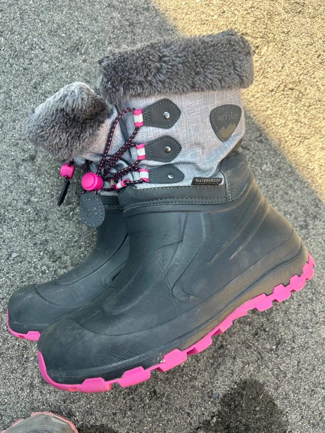 XMTN Gray & Pink Winter Boots - Size 3 thumbnail