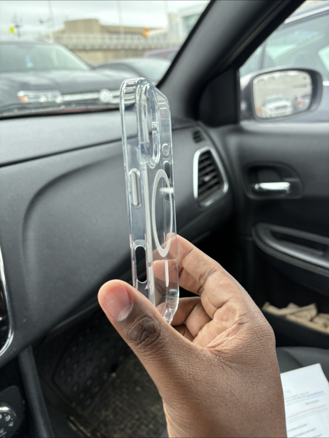 Logix Clear iPhone 16 Case with MagSafe - photo 3