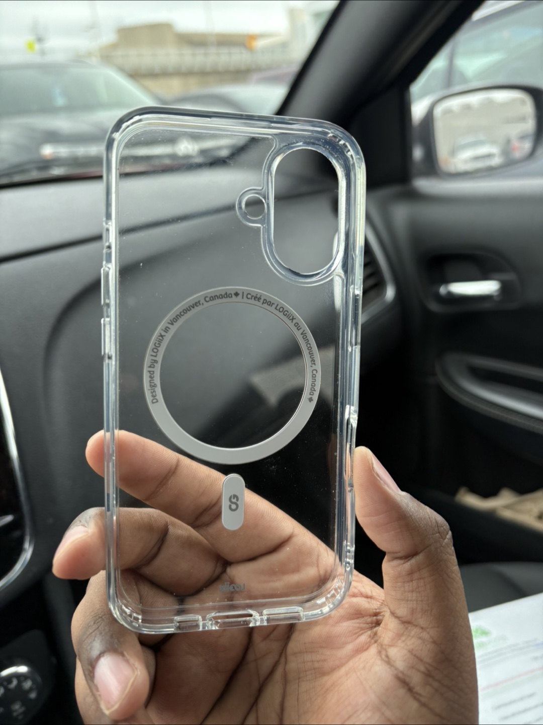 Logix Clear iPhone 16 Case with MagSafe - photo 2