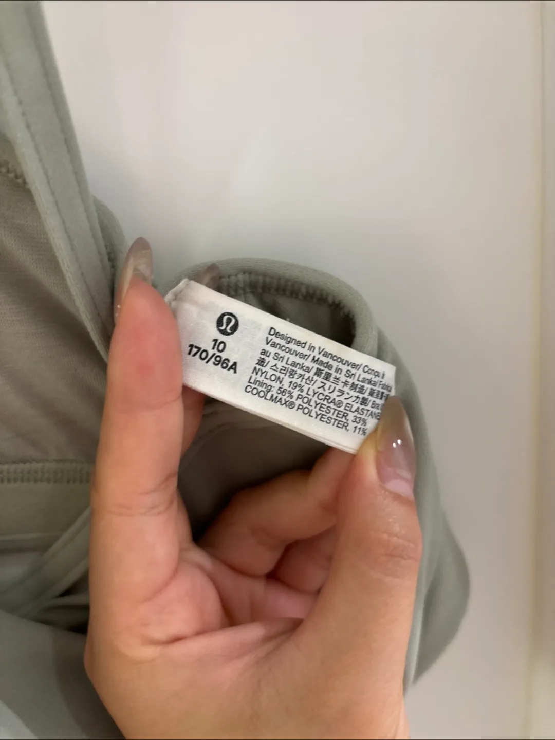 Lululemon Sports Bra Size 10 image indicator(2)