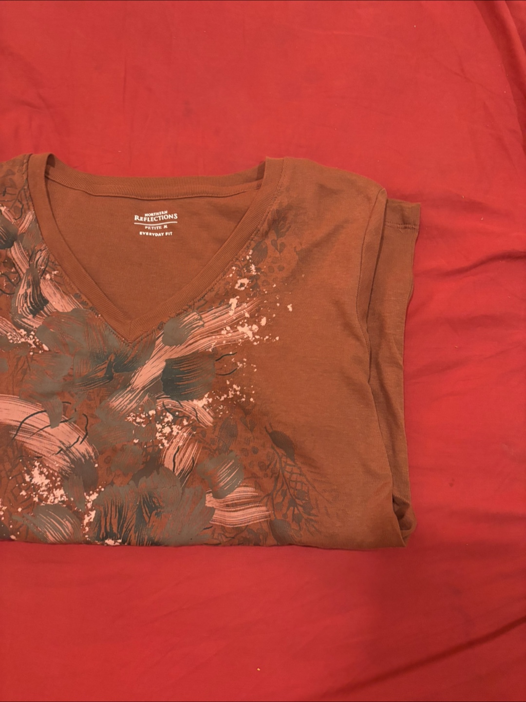Northern Reflections Petite S Brown Floral Tee - photo 3