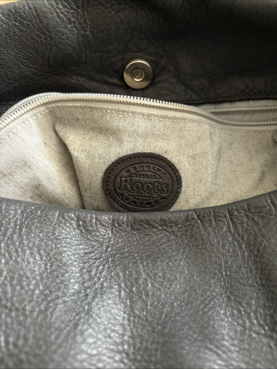 Roots Black Leather Handbag image indicator(4)