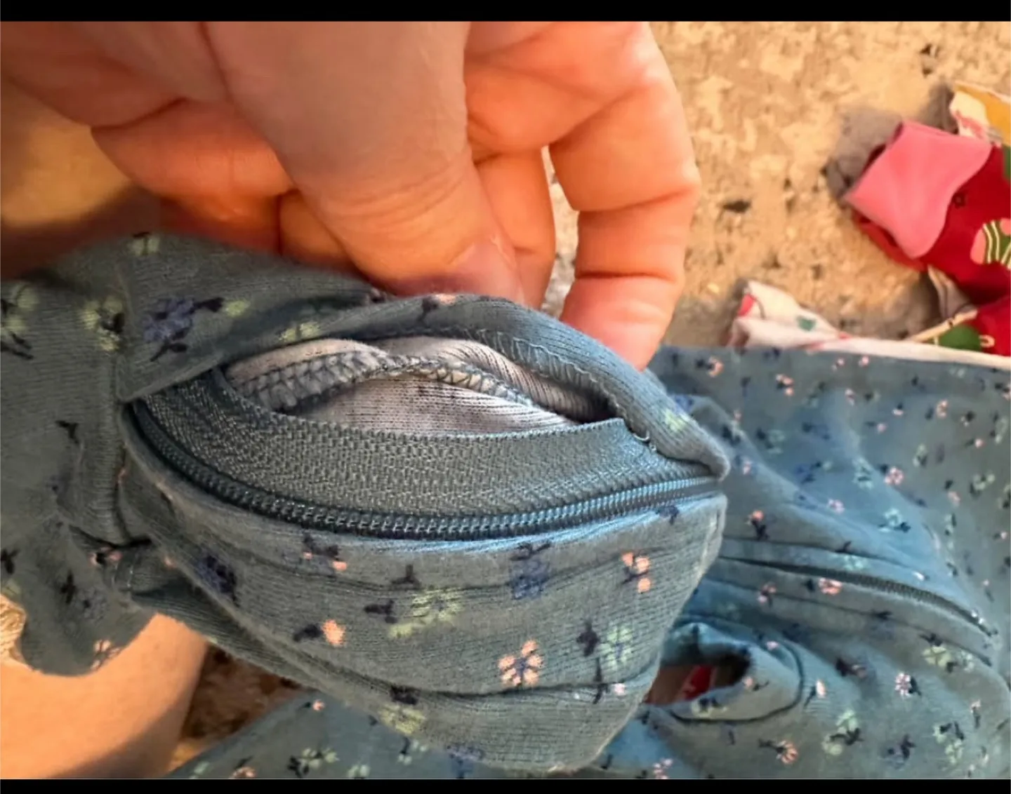 9 pairs of Toddler girl pajamas image indicator(7)