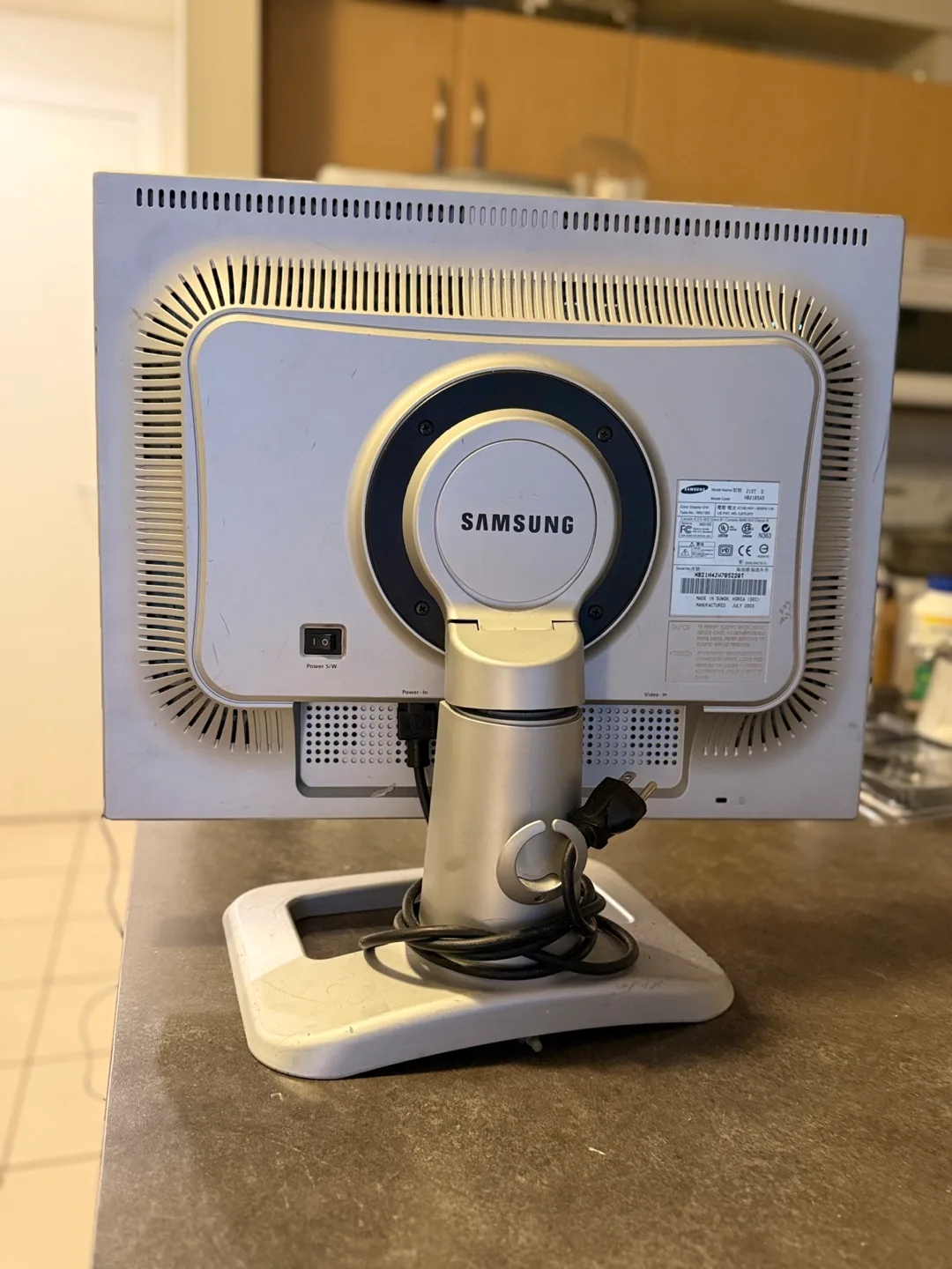 Samsung SyncMaster 213T LCD Monitor-19” image indicator(2)