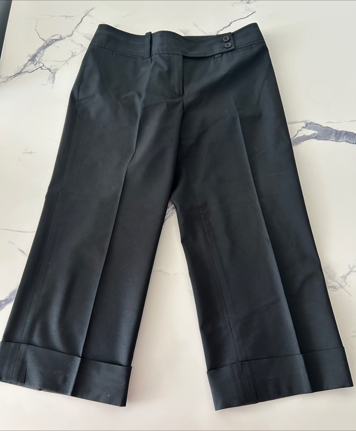 Ann Taylor Black Cropped Pants - Size 6