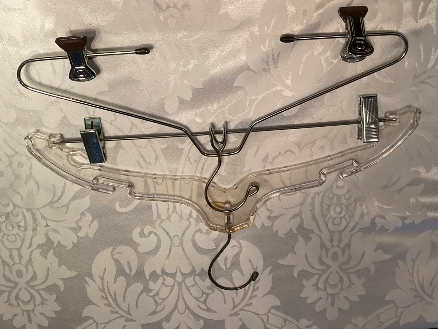 Clothes Hangers - Wood & Plastic image indicator(3)