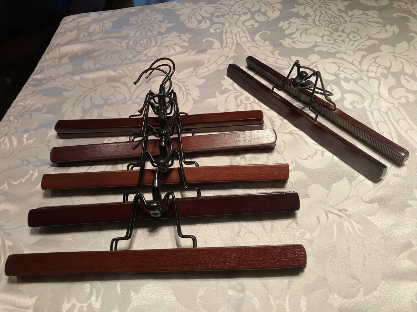 Clothes Hangers - Wood & Plastic image indicator(2)