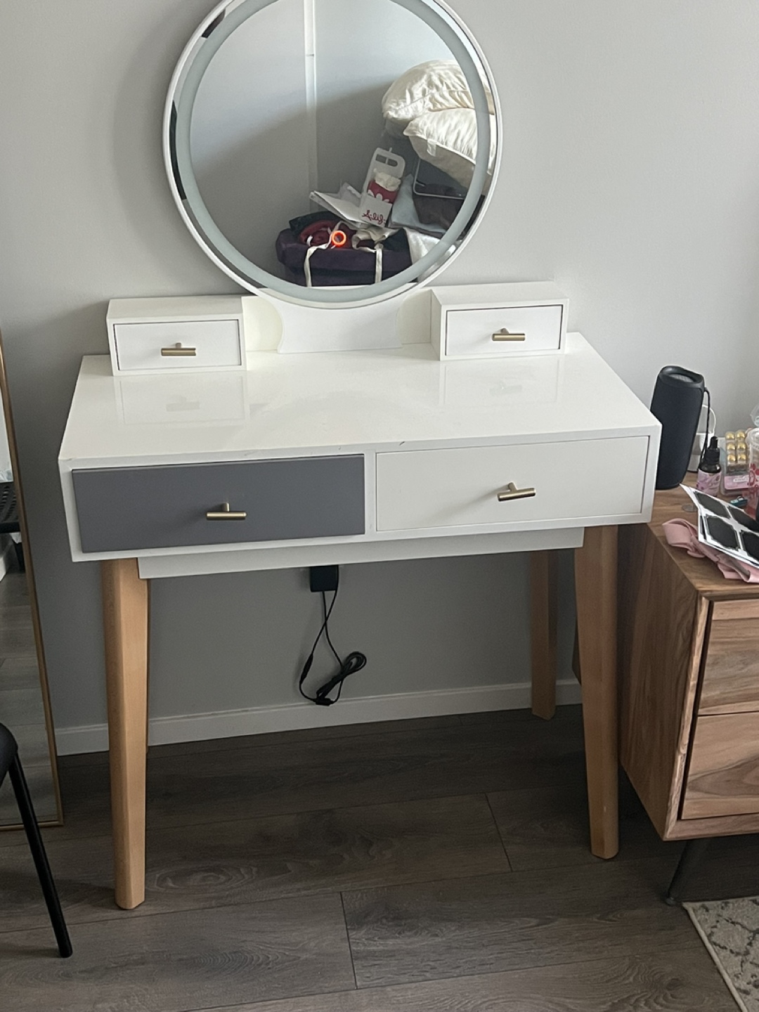 Vanity Table with LED Lighted Mirror - photo 5