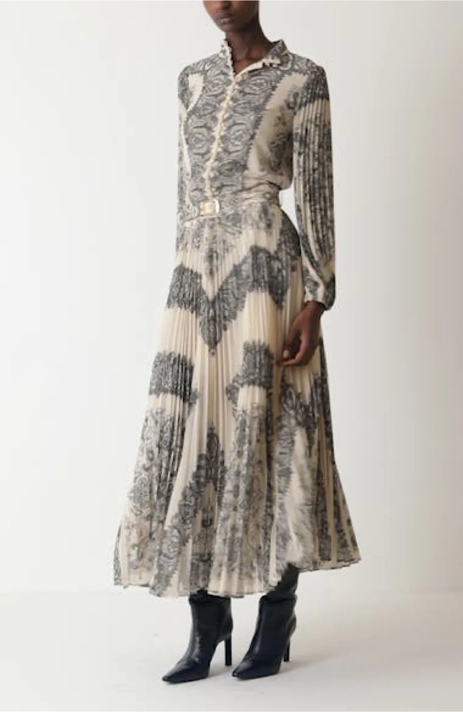 Chiffon pleated blouse and skirt small image indicator(2)