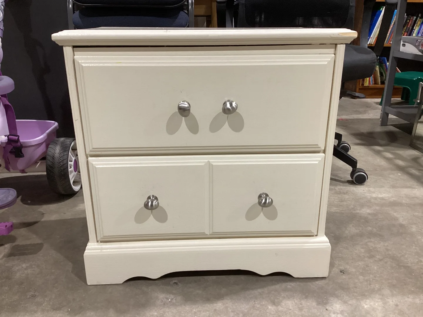 White 2-Drawer Nightstand thumbnail