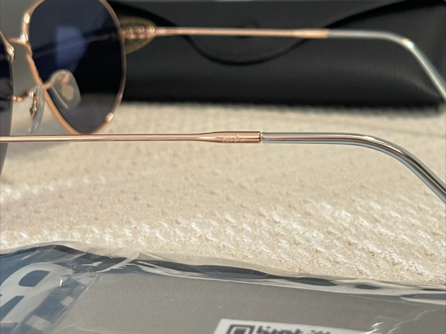 NIB Ray-Ban Aviator Reverse, Rose Gold /Blue. MADE IN ITALY image indicator(6)
