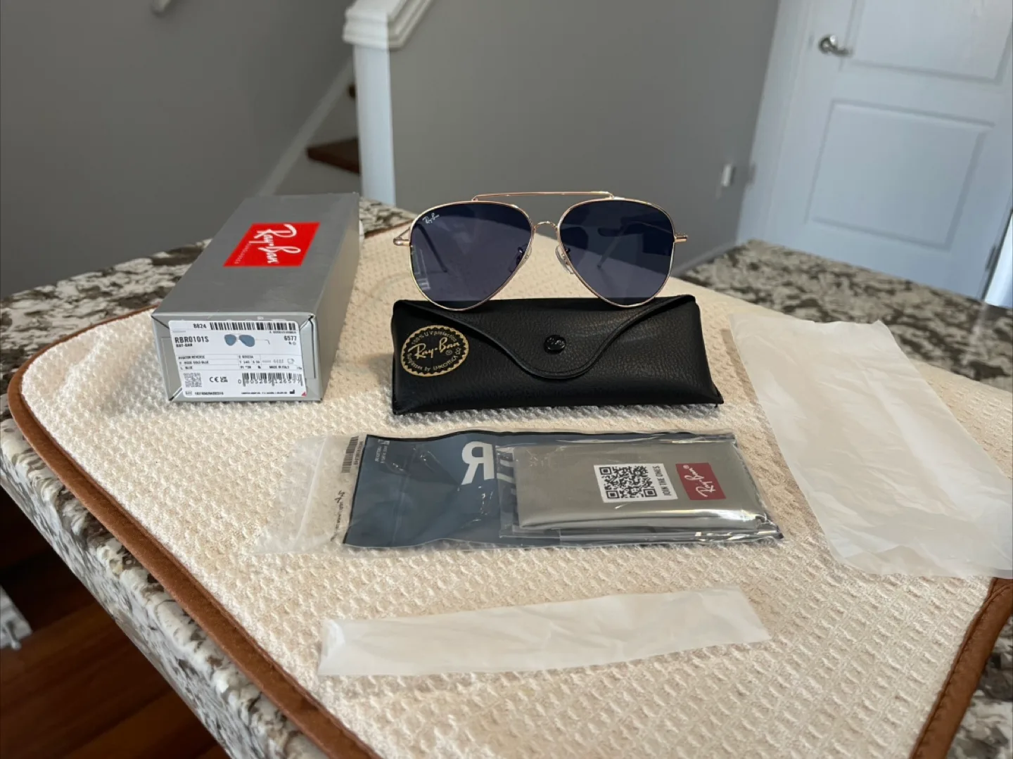 NIB Ray-Ban Aviator Reverse, Rose Gold /Blue. MADE IN ITALY image indicator(7)