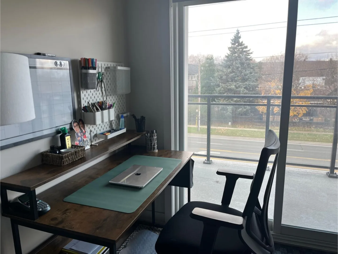 Moving sale - Computer desk thumbnail