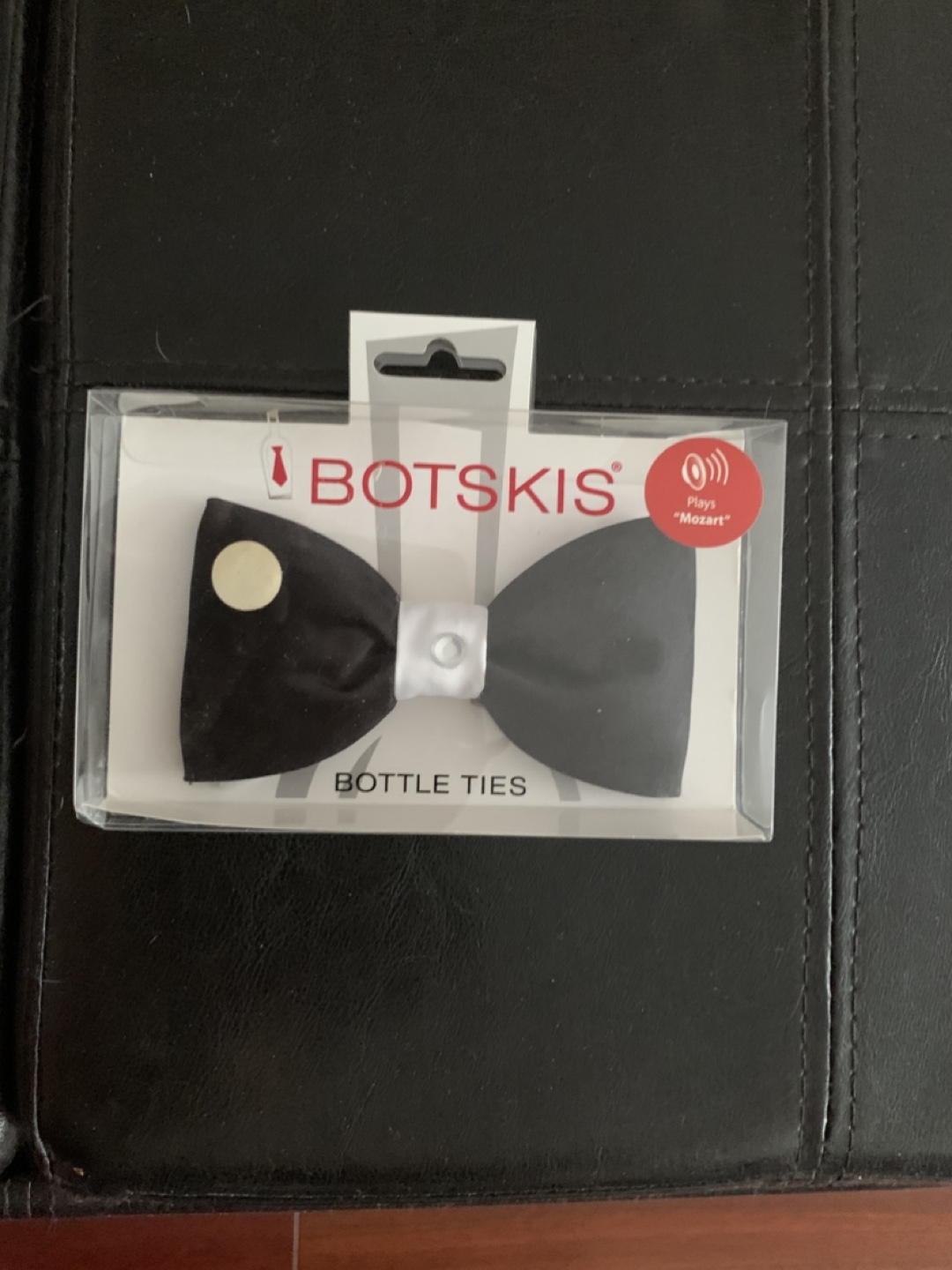 Bottle bow tie