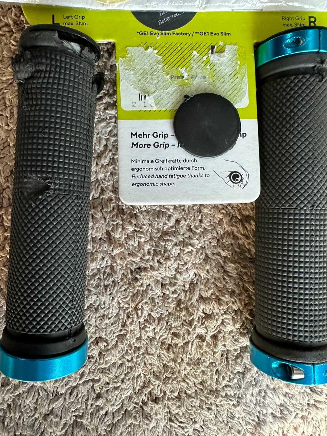 Mountain Bike Slim Grips with blue rings image indicator(2)