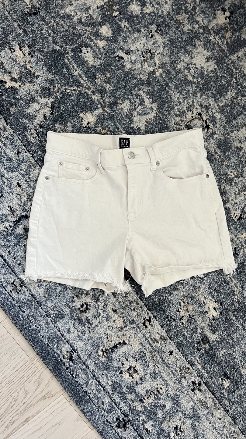 GAP Shorts - size 27R
