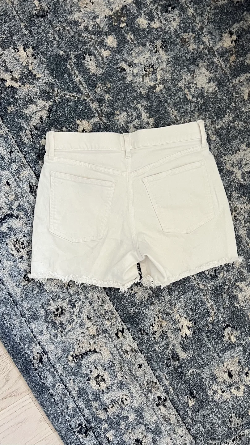 GAP Shorts - size 27R image indicator(2)