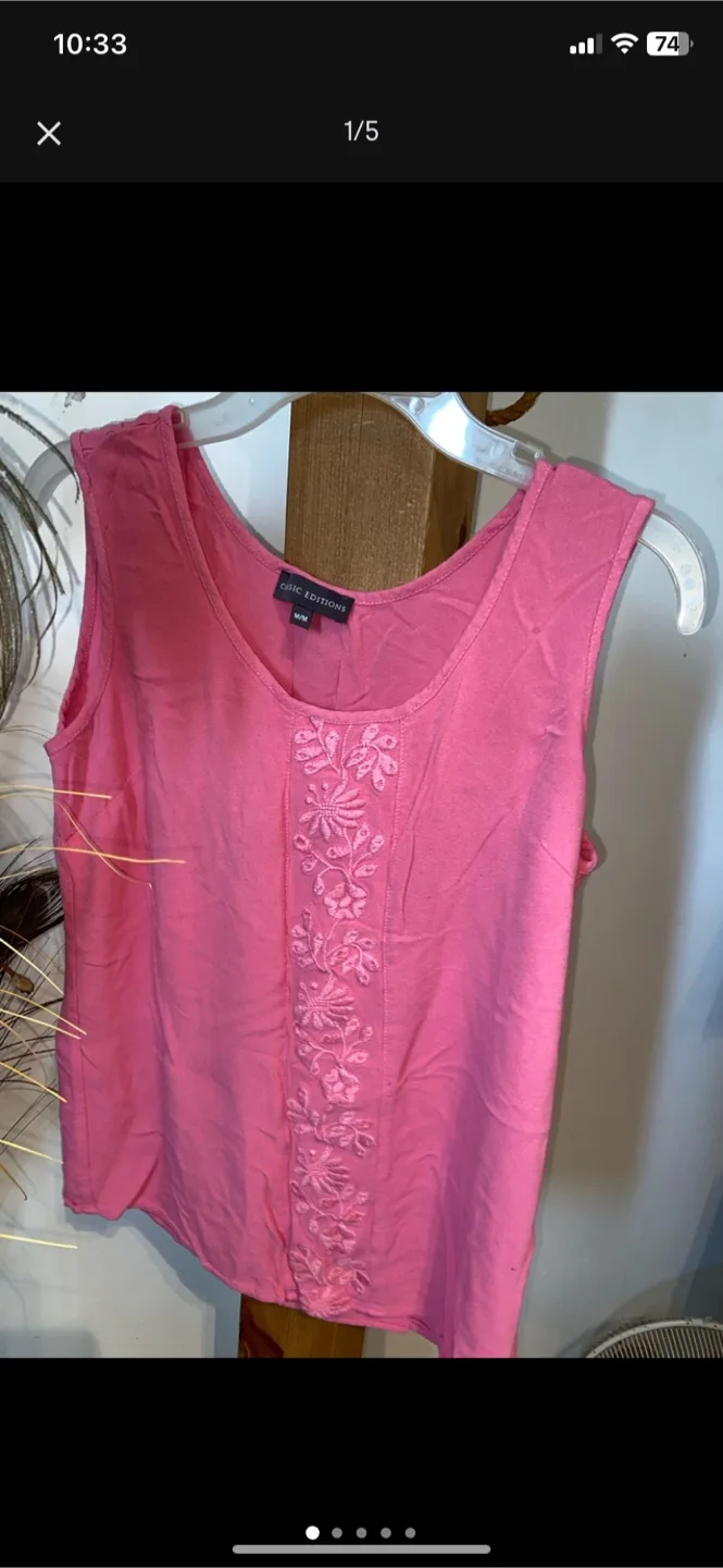 Assorted women’s tops szM image indicator(9)