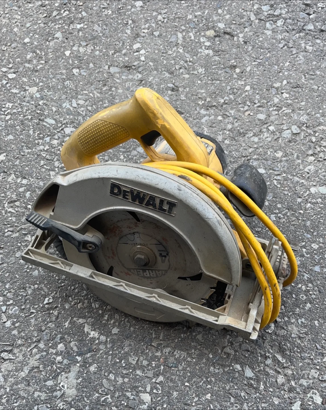 DeWalt Circular Saw thumbnail