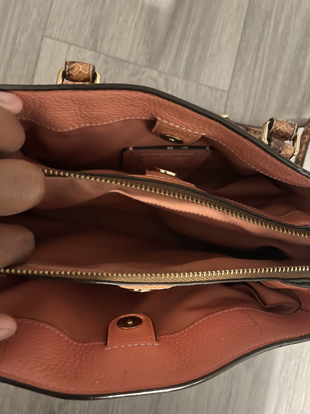 Coach Satchel Handbag sell or trade - photo 4