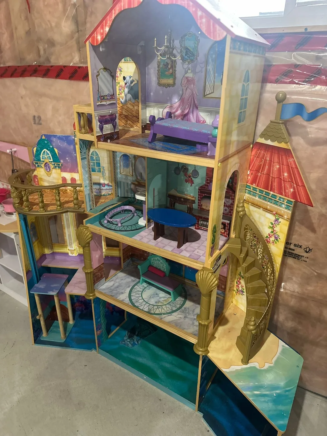 Disney Princess Dollhouse thumbnail