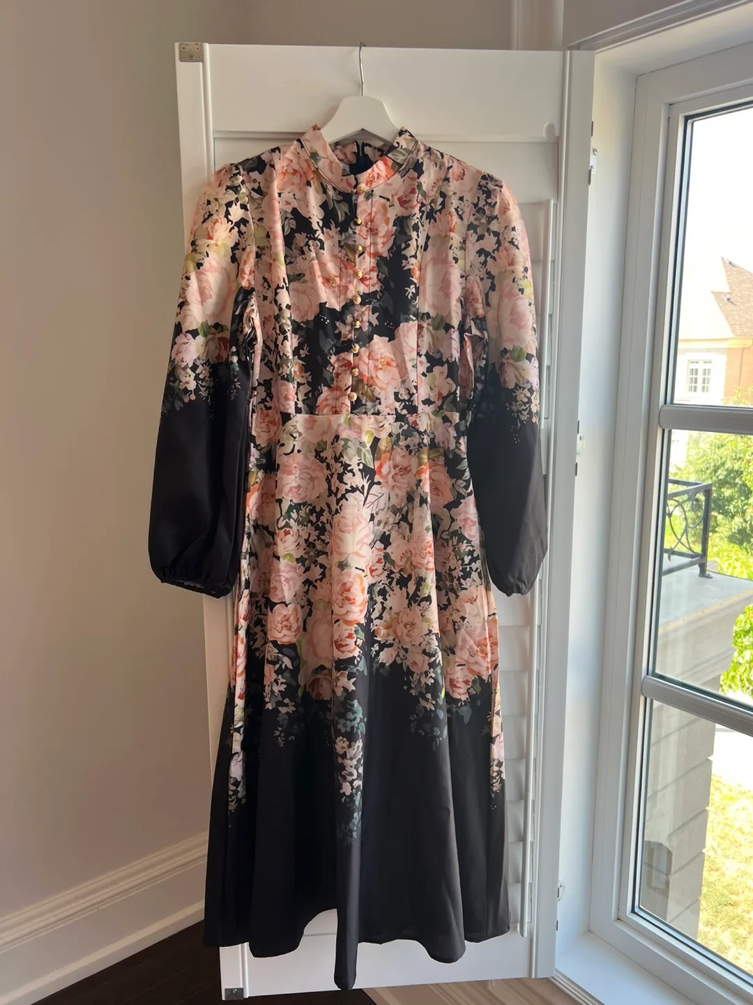 Black floral midi dress size small image indicator(3)