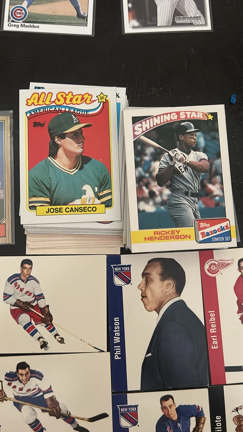 Mixed Hockey & Baseball Trading Cards Lot image indicator(6)