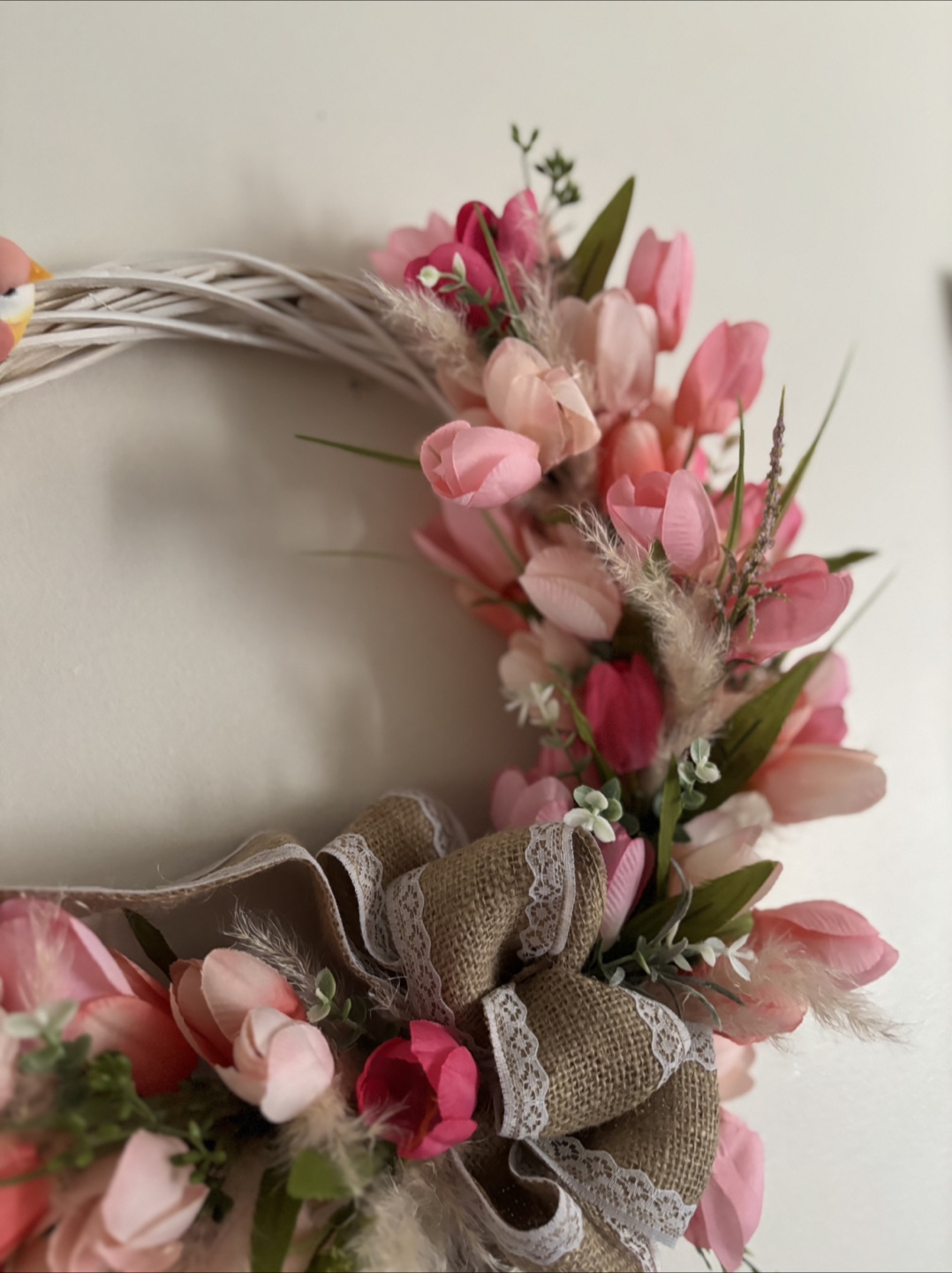 12” Tulip Wreath with Bird Accent - photo 3