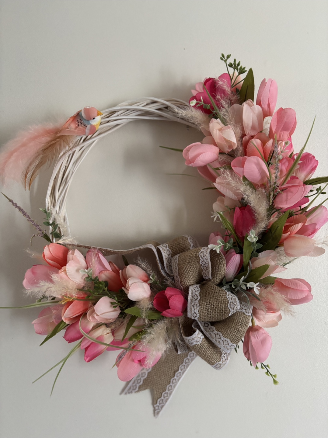 12” Tulip Wreath with Bird Accent