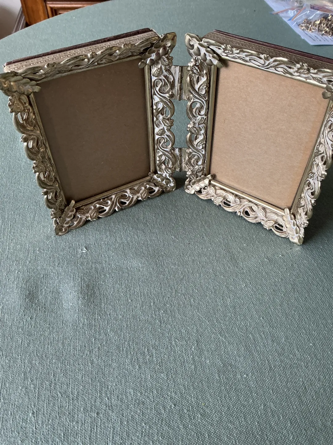 Vintage Style Double Photo Frame image indicator(2)