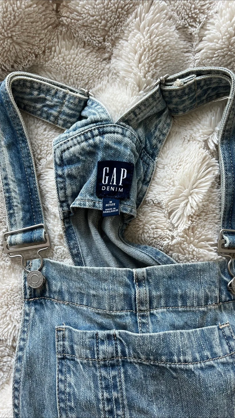 GAP Denim Overalls Shorts - size medium petite image indicator(3)