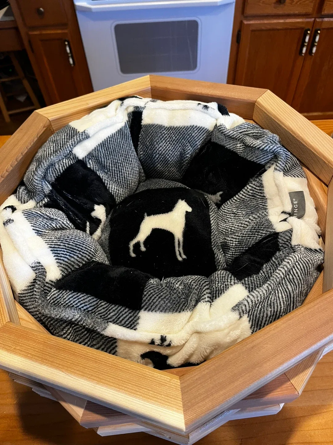 Cedar Octagon Pet Bed Frame thumbnail