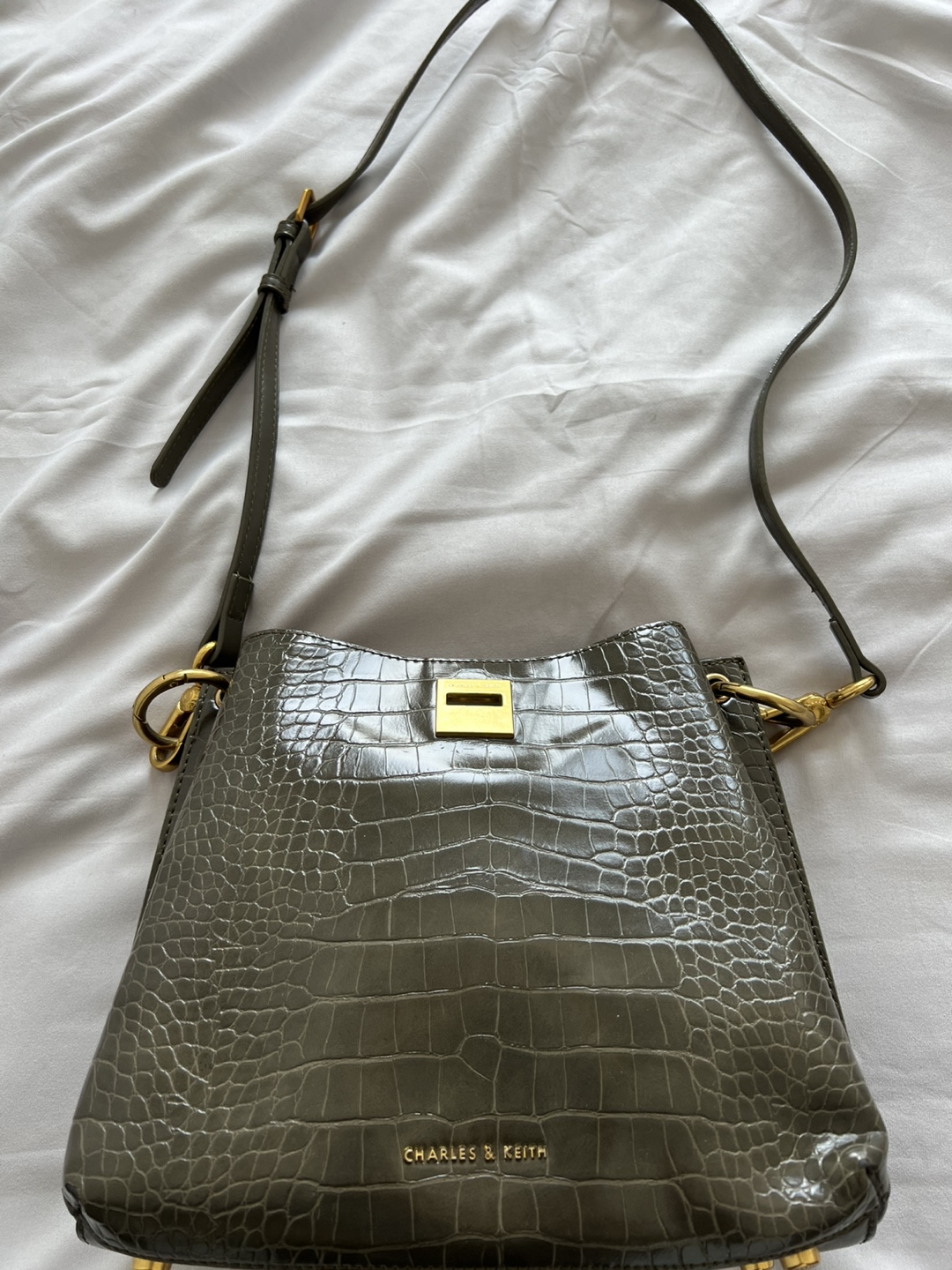 Charles & Keith Olive Green Croc-Effect Handbag - photo 3