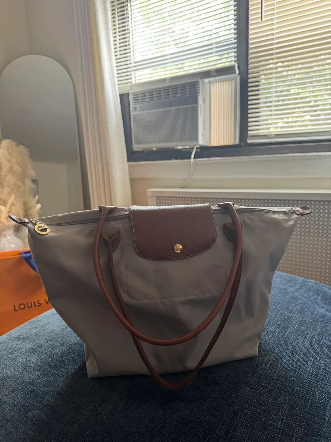 Longchamp Le Pliage Gray Tote Bag image indicator(2)