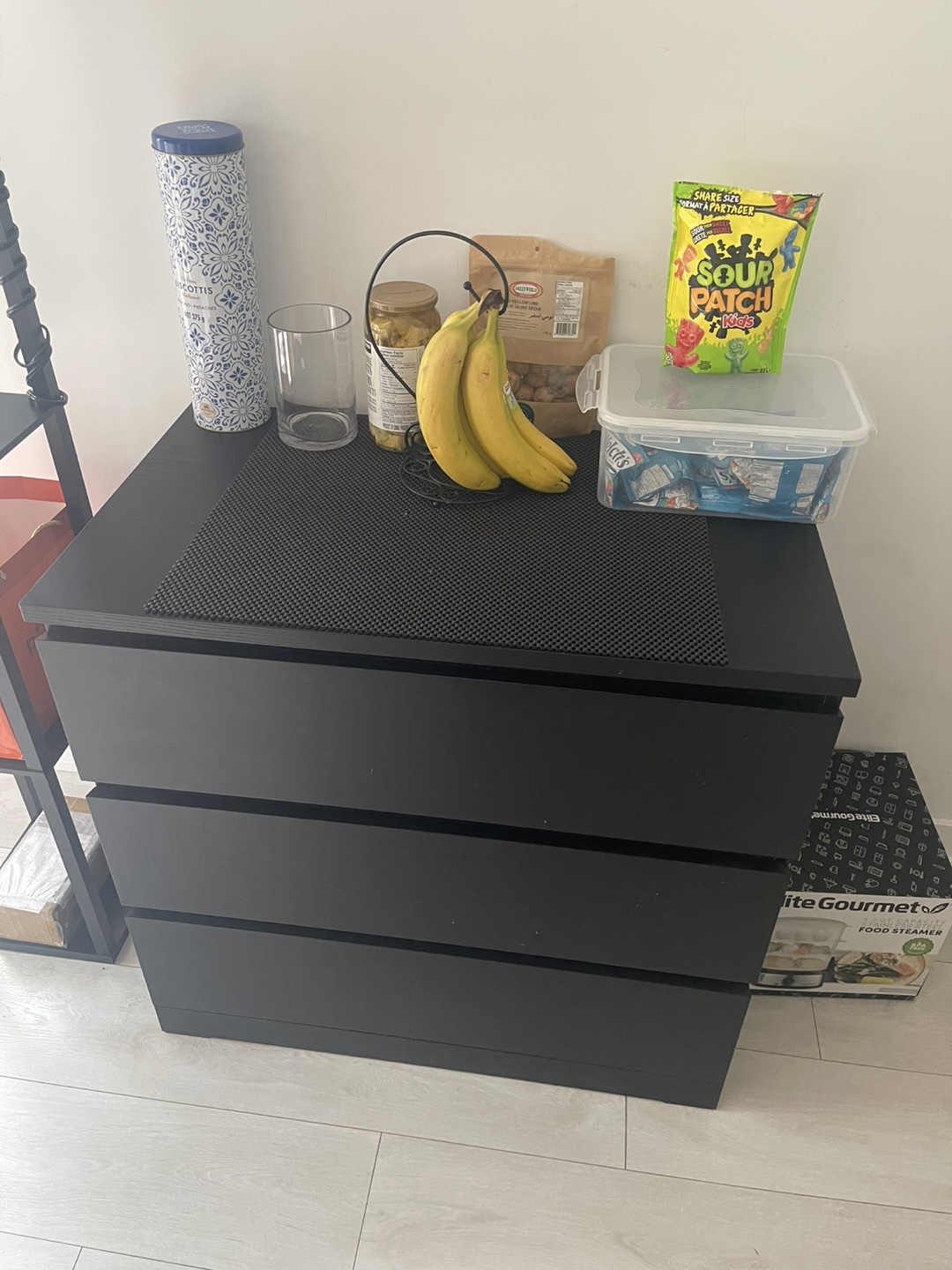 Gently used home essentials bundle. Beds, furniture, appliances - photo 3