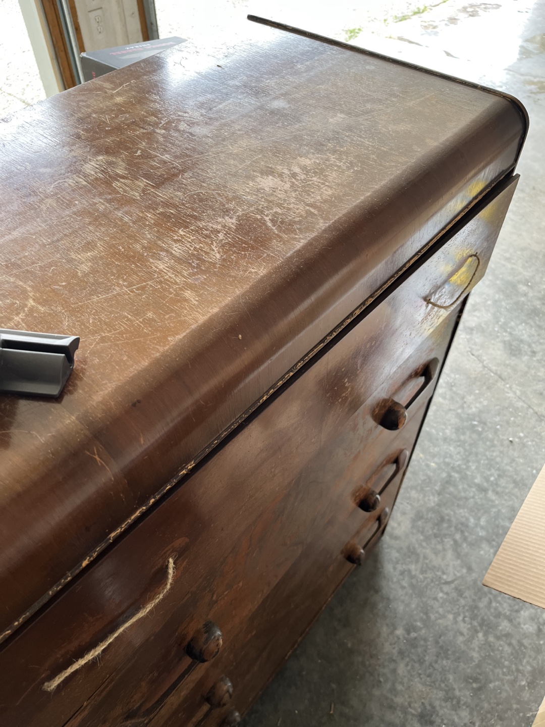 Vintage ‘waterfall’ Wooden 4-Drawer Dresser - photo 3