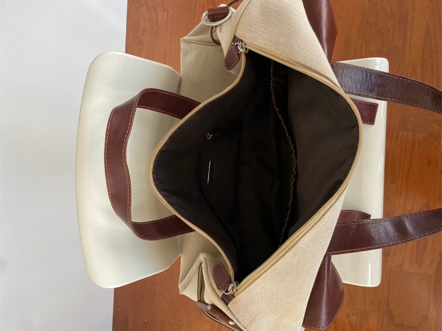 Enzo Rossi Beige & Brown Leather Trim Travel Bag image indicator(5)