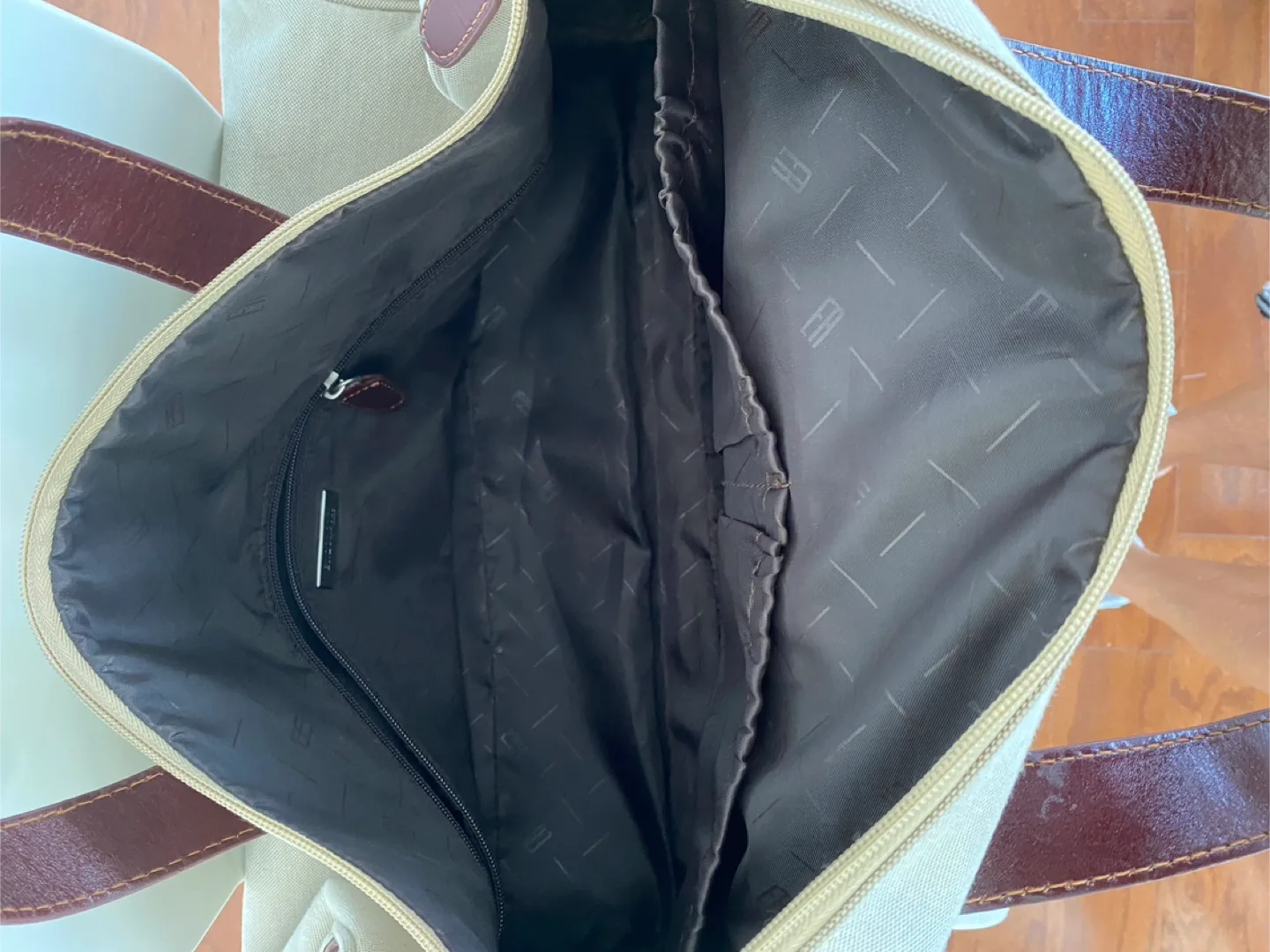 Enzo Rossi Beige & Brown Leather Trim Travel Bag image indicator(6)